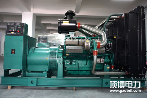 100千瓦柴油發(fā)電機組維修無小事，清洗油污不可小覷